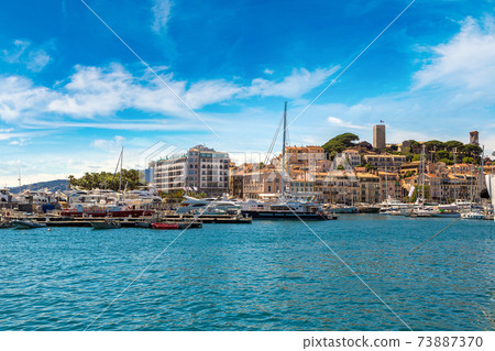Yachts anchored in port in Cannes 73887370