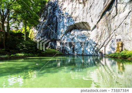 Dying lion monument in Lucerne Dying lion monument in Lucerne 73887384