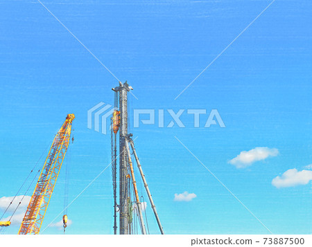 藍藍的天空中聳立的重型機械動臂 藍藍的天空中聳立的重型機械動臂 73887500