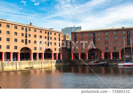 Albert Dock in Liverpool 73889132