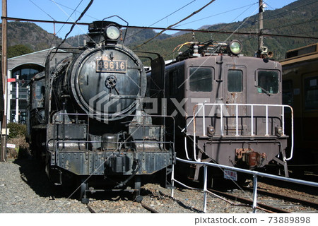 機車和火車停在大井川鐵路靜岡縣淺草站 機車和火車停在大井川鐵路靜岡縣淺草站 73889898