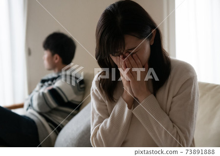 Image of women suffering from marital relationships, corona divorce, and couples fighting Image of women suffering from marital relationships, corona divorce, and couples fighting 73891888