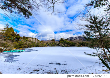 凍白雲塘雪景[長崎縣雲仙市] 73892168