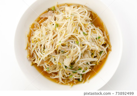 Stir-fried bean sprouts 73892499