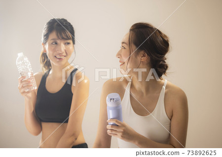 Hot Yoga 73892625
