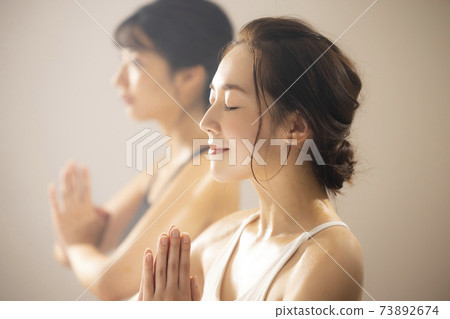 Hot Yoga 73892674