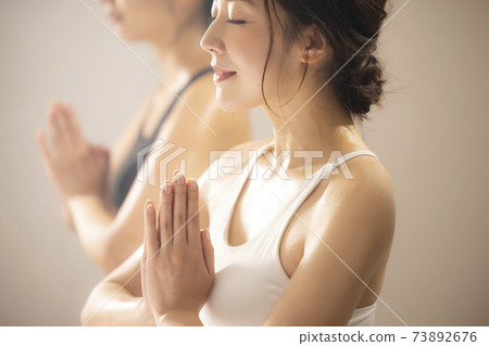 Hot Yoga 73892676