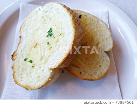 Delicious bread Delicious bread 73894501
