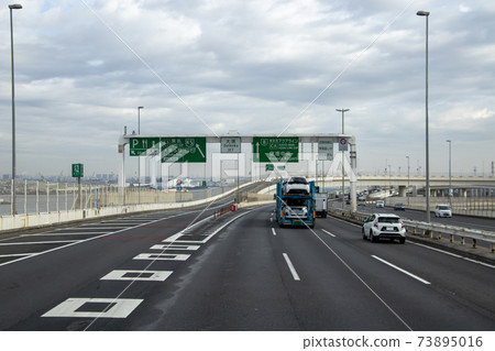 都市高速公路灣岸線大國交匯處東行 都市高速公路灣岸線大國交匯處東行 73895016