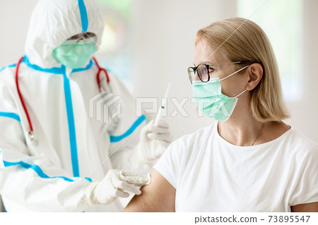 Coronavirus vaccine. Covid-19 vaccination. Coronavirus vaccine. Covid-19 vaccination. 73895547