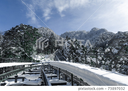 Snow-covered Hikosan slope car_Hikosan, Soeda-cho, Tagawa-gun, Fukuoka 73897032