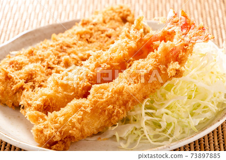 Fried shrimp. (Assorted pork cutlet (fillet)). 73897885