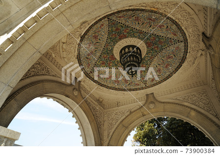 Indian water tower 73900384