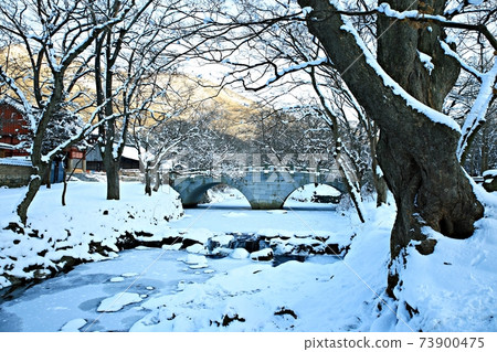 Winter Snow, Frozen, Seonunsa Temple Winter Snow, Frozen, Seonunsa Temple 73900475