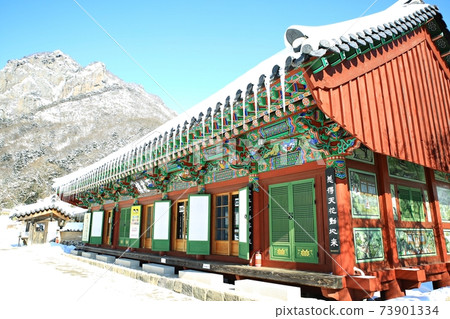 Snowy landscape, winter landscape, Baekyangsa Temple 73901334