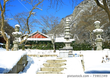Snowy landscape, winter landscape, Baekyangsa Temple Snowy landscape, winter landscape, Baekyangsa Temple 73901349