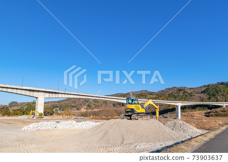 Highway construction image 73903637