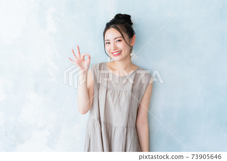 20多歲的女性可以使用的標誌 73905646