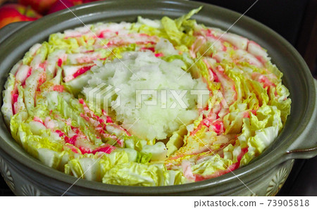 Pork belly and cabbage mille-feuille hotpot Pork belly and cabbage mille-feuille hotpot 73905818