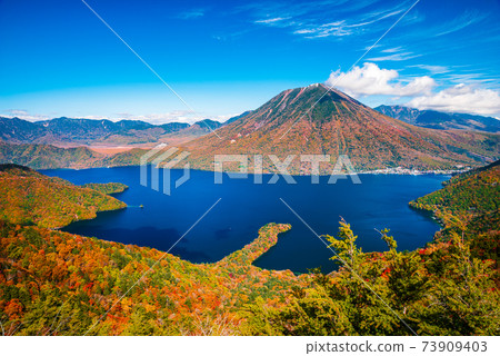 Autumn Nikko ・ Scenery from Hangetsuyama Observatory ・ Lake Chuzenji, Mt. Nantai and Hatcho Dejima [Tochigi Prefecture] 73909403