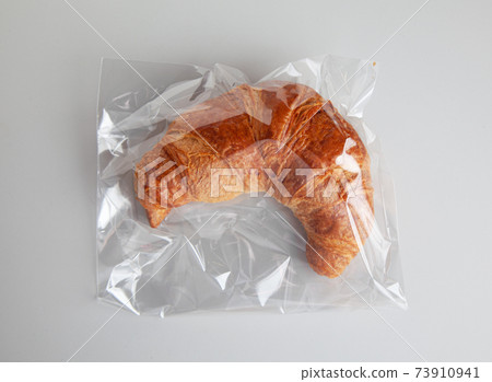 freshly baked croissant freshly baked croissant 73910941