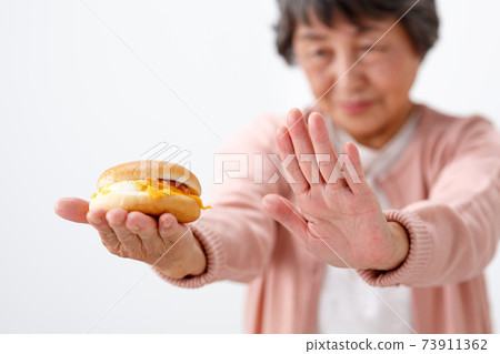 Hamburger senior women dietary restrictions 73911362