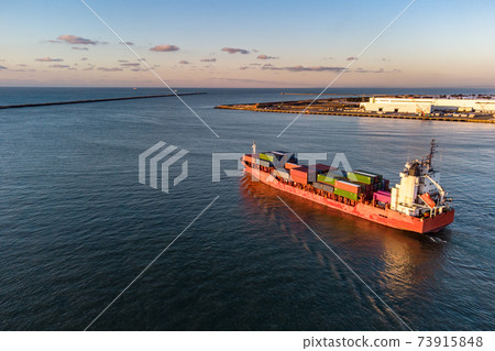 [Kanazawa Port] Tankers and cargo ships 73915848