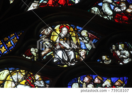 Stained glass window in La Sainte-Chapelle in Paris, France Stained glass window in La Sainte-Chapelle in Paris, France 73918107