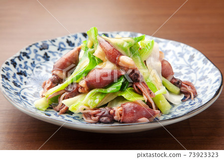 Moisture and firefly squid with poppy vinegar and miso 73923323