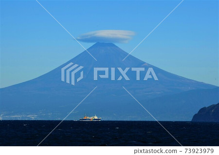 駿河灣輪渡傘雲富士山 駿河灣輪渡傘雲富士山 73923979