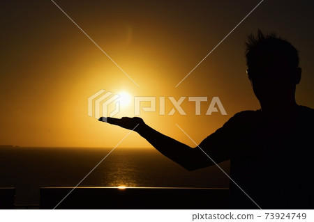 日落和人的輪廓 日落和人的輪廓 73924749