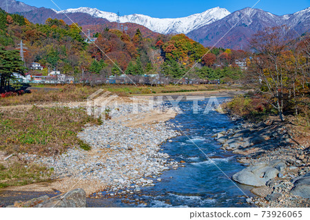 從谷川明古岡紀念公園Sasabue橋,谷川山,通河,秋天的景色,水上町 從谷川明古岡紀念公園Sasabue橋,谷川山,通河,秋天的景色,水上町 73926065