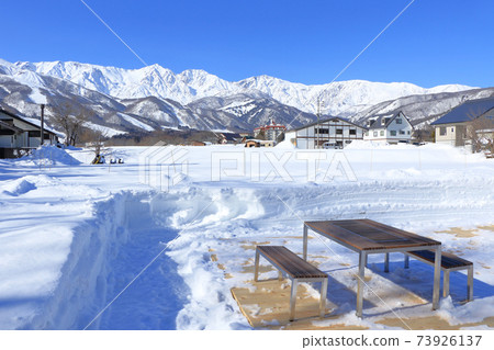 從白峰雪峰陸地站看到的北阿爾卑斯山 從白峰雪峰陸地站看到的北阿爾卑斯山 73926137