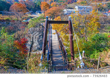 Yosanoakikoka紀念碑公園Sasabue橋秋天風景水上鎮 Yosanoakikoka紀念碑公園Sasabue橋秋天風景水上鎮 73926483