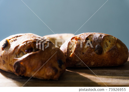 Baguette that looks delicious Baguette that looks delicious 73926955