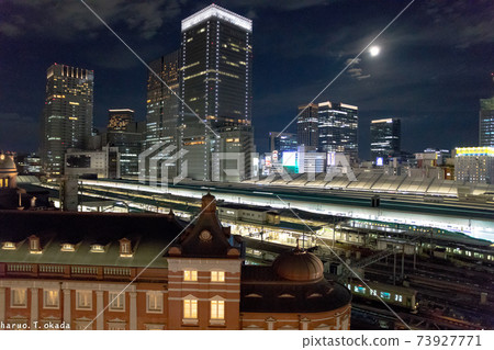 東京站在晚上 東京站在晚上 73927771