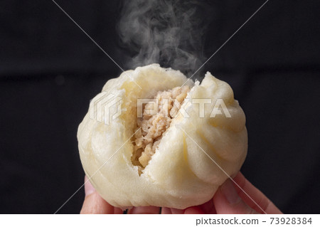 Braised beef, Japanese bean curd 73928384