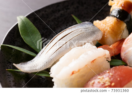 各種壽司 73931360