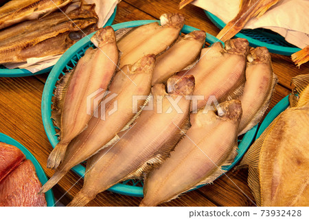 Semi-dried fish, flounder Semi-dried fish, flounder 73932428