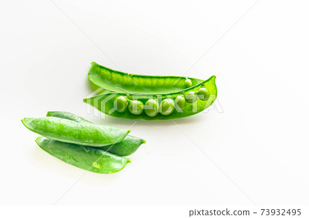 Green peas with sheath Green peas with sheath 73932495
