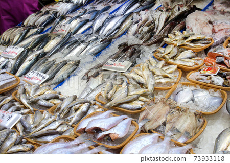 Fish in the fish market, Fish shop in the fish market, 73933118