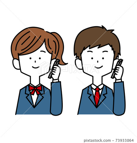 學生男人和女人在智能手機上打電話 73933864