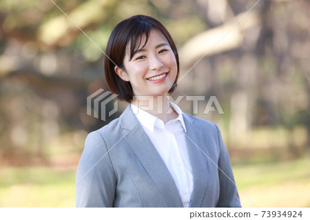 Image of female employees 73934924