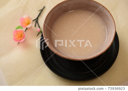 放在碗裡的amazonake,溫暖的amazonake 放在碗裡的amazonake,溫暖的amazonake 73936923