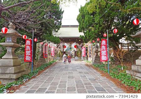 北九州市小倉城旁的八坂神社的入口 73941429