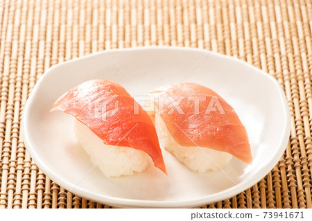Nigiri sushi, lean tuna. 73941671
