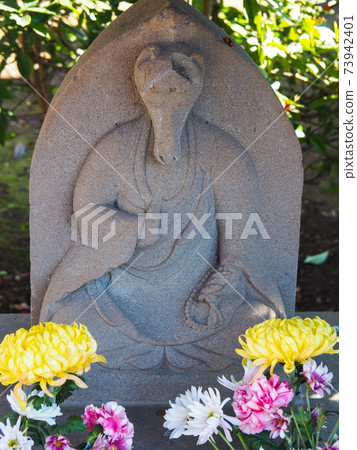 Statue of the monk-shaped horse head Kannon in Honjuin, Tokyo 73942401