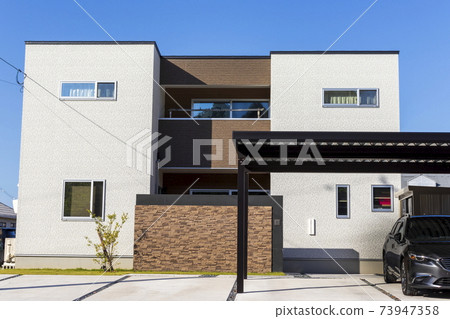 黑車白房子_兩戶住宅 73947358