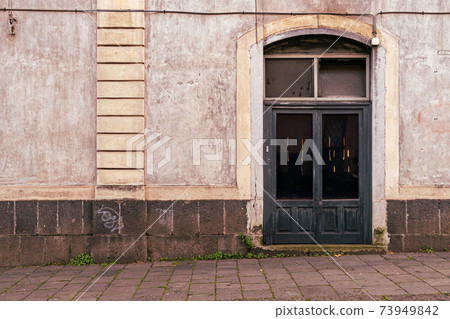 The ancient doors 73949842