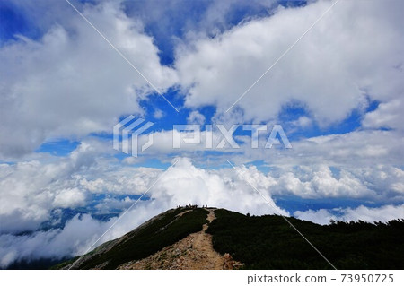 Maruyama and the blue sky of Happoone Maruyama and the blue sky of Happoone 73950725